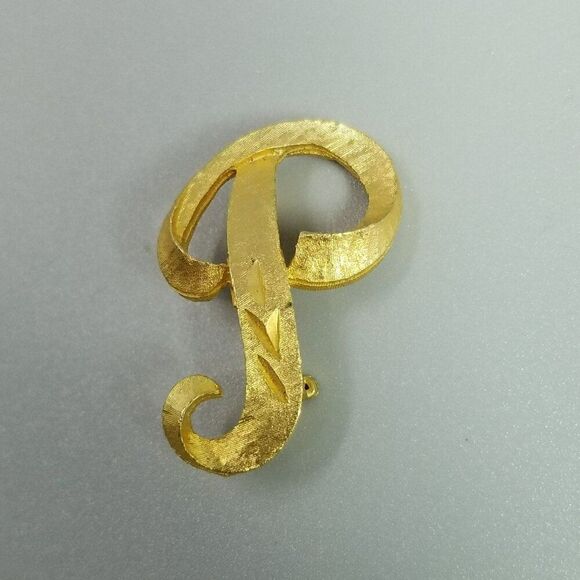 Vintage Mamselle P Letter Monogran Initial Brooch, Gold Tone Letter Lapel Pin - Picture 7 of 7